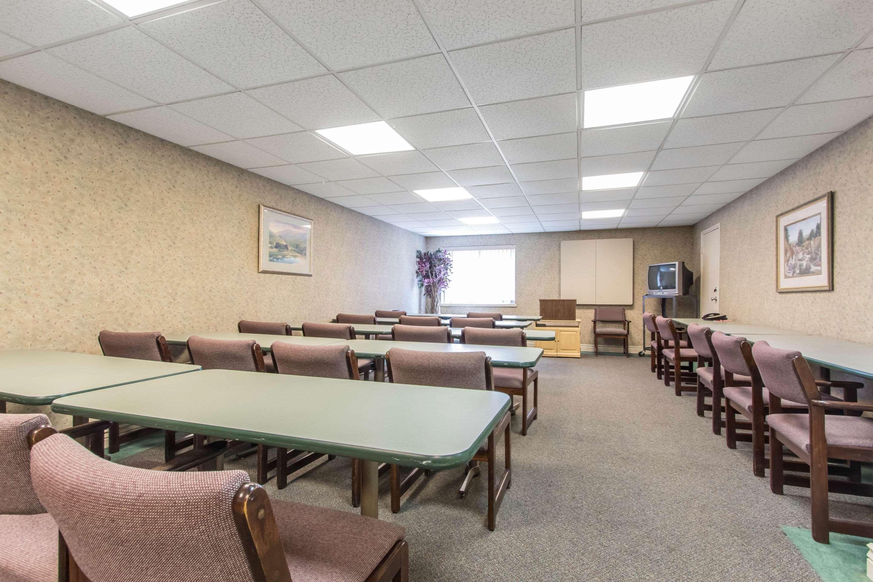 Econo Lodge Inn & Suites Joplin Dış mekan fotoğraf